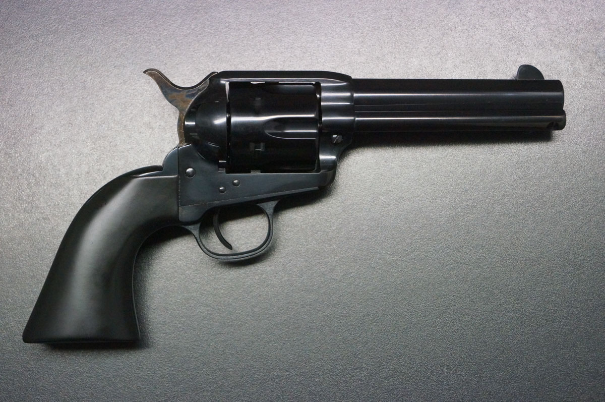 Uberti Westernreolver black mit schwarzem Griff