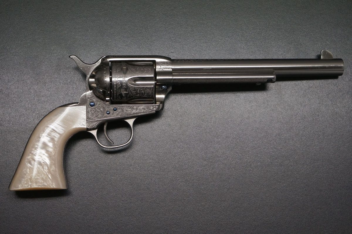Uberti Revolver vernickelt mit Roosevelt Gravur und Pearl Grip