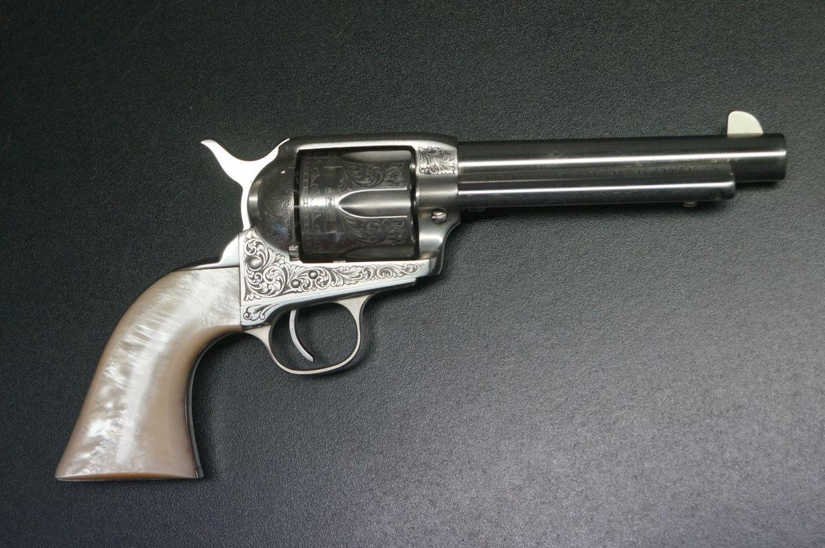 Westernrevolvedr Stainless Steel graviert mit Pearl Grip