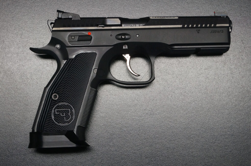 CZ Shadow 2 Black mit Magwell