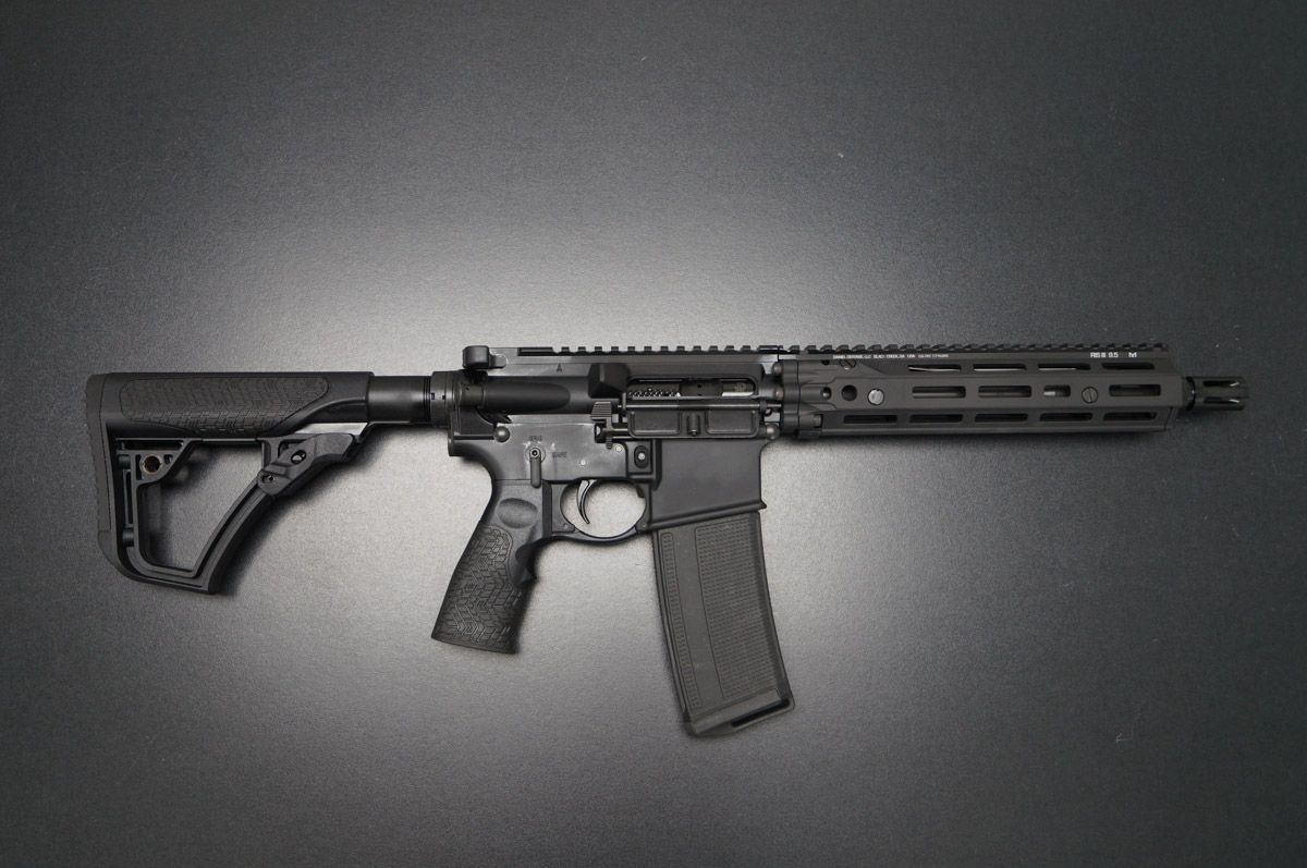 Daniel Defense DD4 MK18 RIII SBR mit 10.3" Lauf in Black