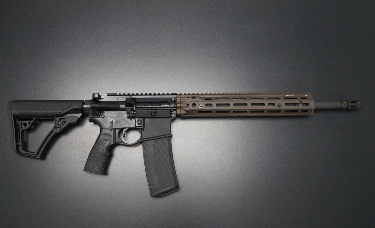 Daniel Defense DD4 RIII 16" 5.56 Nato mit FDE Handguard
