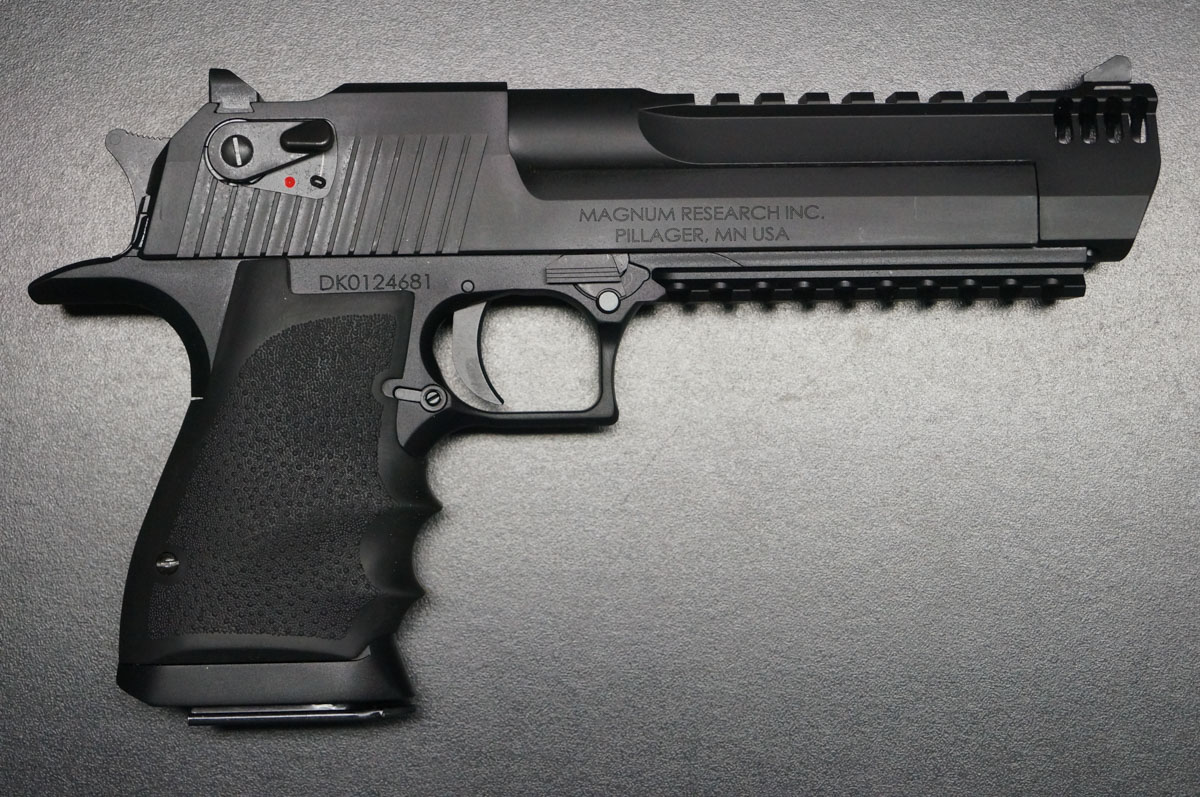 Desert Eagle 50AE von Magnum Research in schwarz