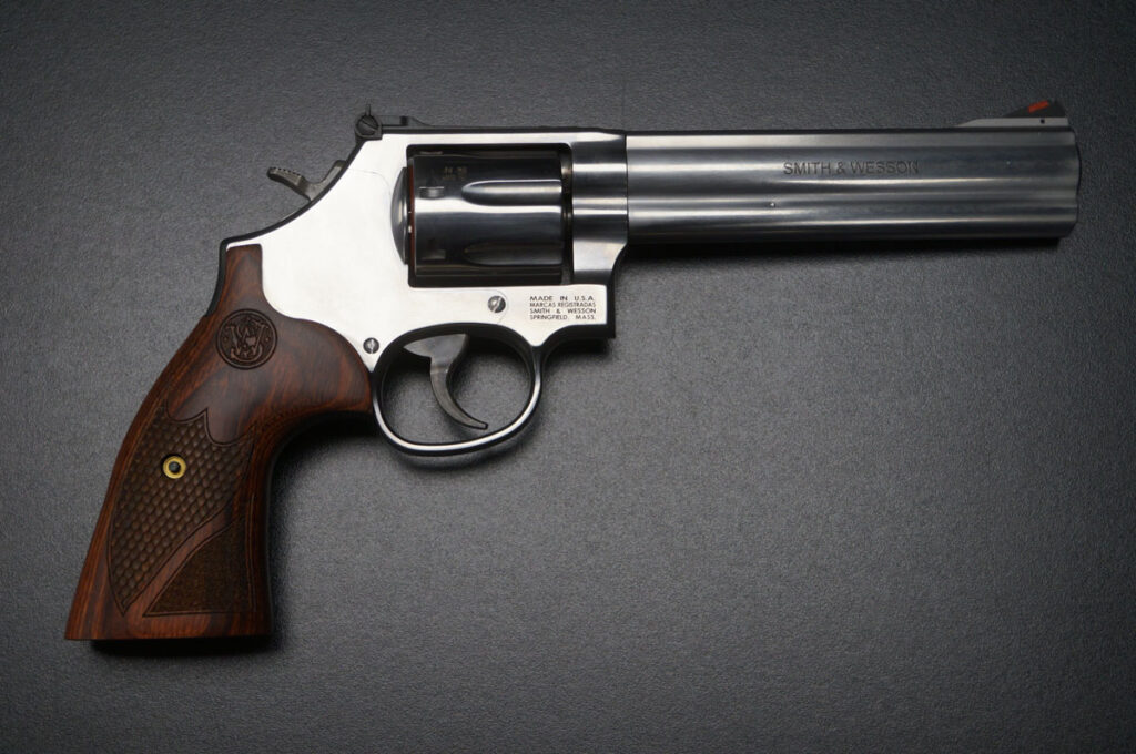 Smith & Wesson 686 Plus Deluxe