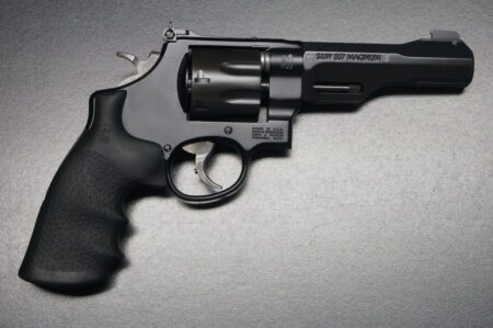 SMITH & WESSON Revolver Performance Center Mod. 327 TRR8